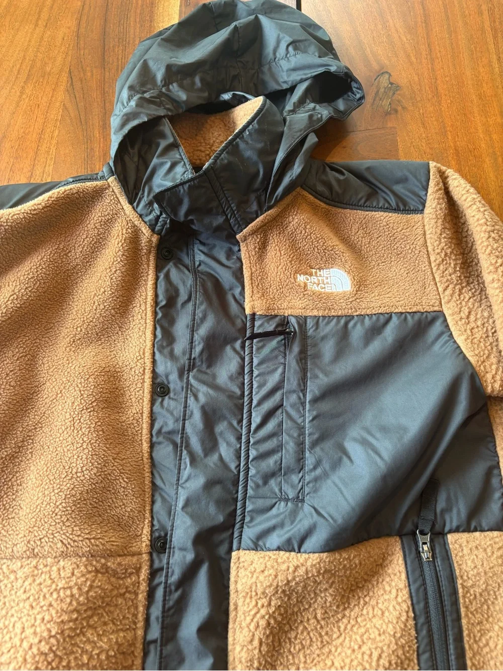 The North Face Boys XL Tan Sherpa Fleece Jacket with Black Panels